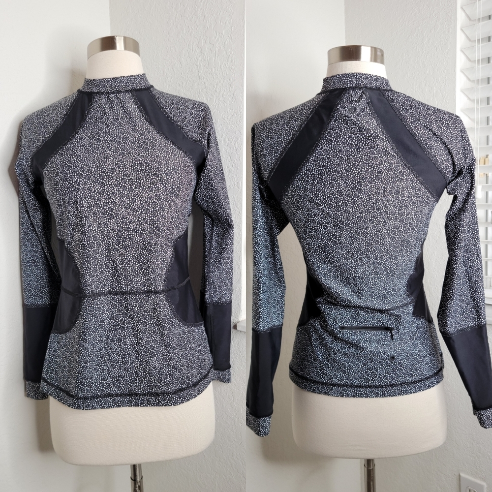 LULULEMON Suns Out Rash Guard 6. - Picture 4 of 11